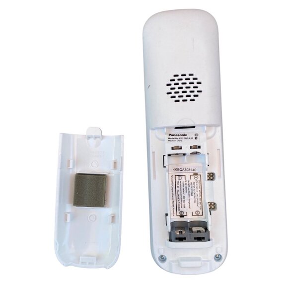 Panasonic Cordless Phone & Charger System KX-TGC210 - Picture 2 of 8